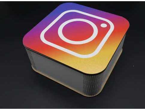 Подарункова скринька. INSTAGRAM. 19х19х8.5см
